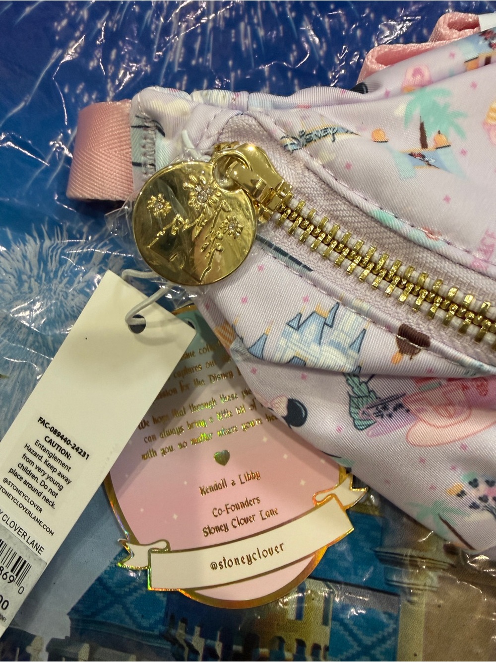 ✨ NWT Stoney Clover Lane x Walt Disney World Belt Bag Pink Park Icons Belt Bag - Picture 4 of 6
